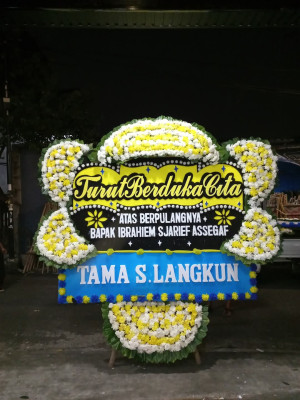 Papan Bunga Duka di Mananggu