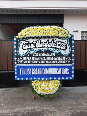 Papan Bunga Duka di Mananggu
